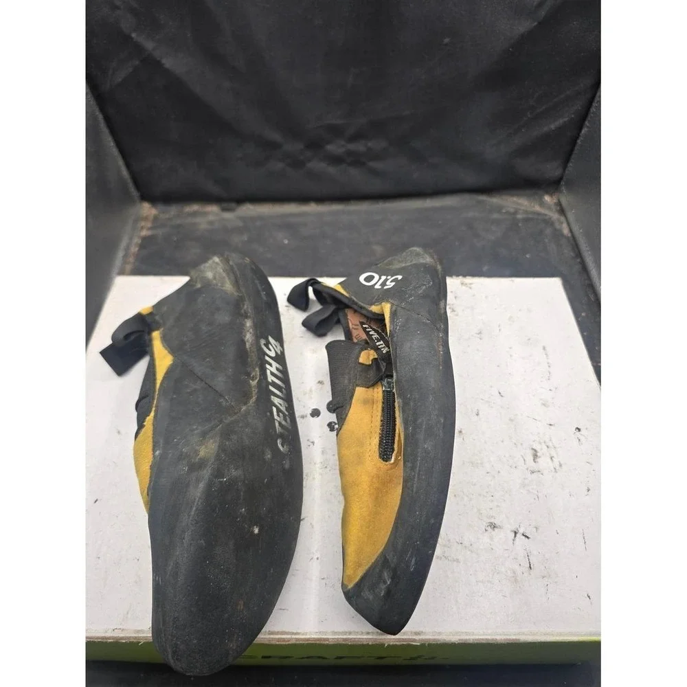 Men's Yellow Athletic Climbing Shoes
